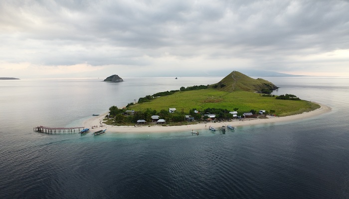 komodo boat trip from lombok 4d/3n