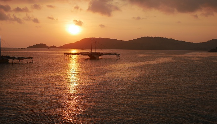 komodo Boat trip 4d3n, komodo indonesia tours, komodo tours tour to komodo, komodo national park tour, komodo tour package